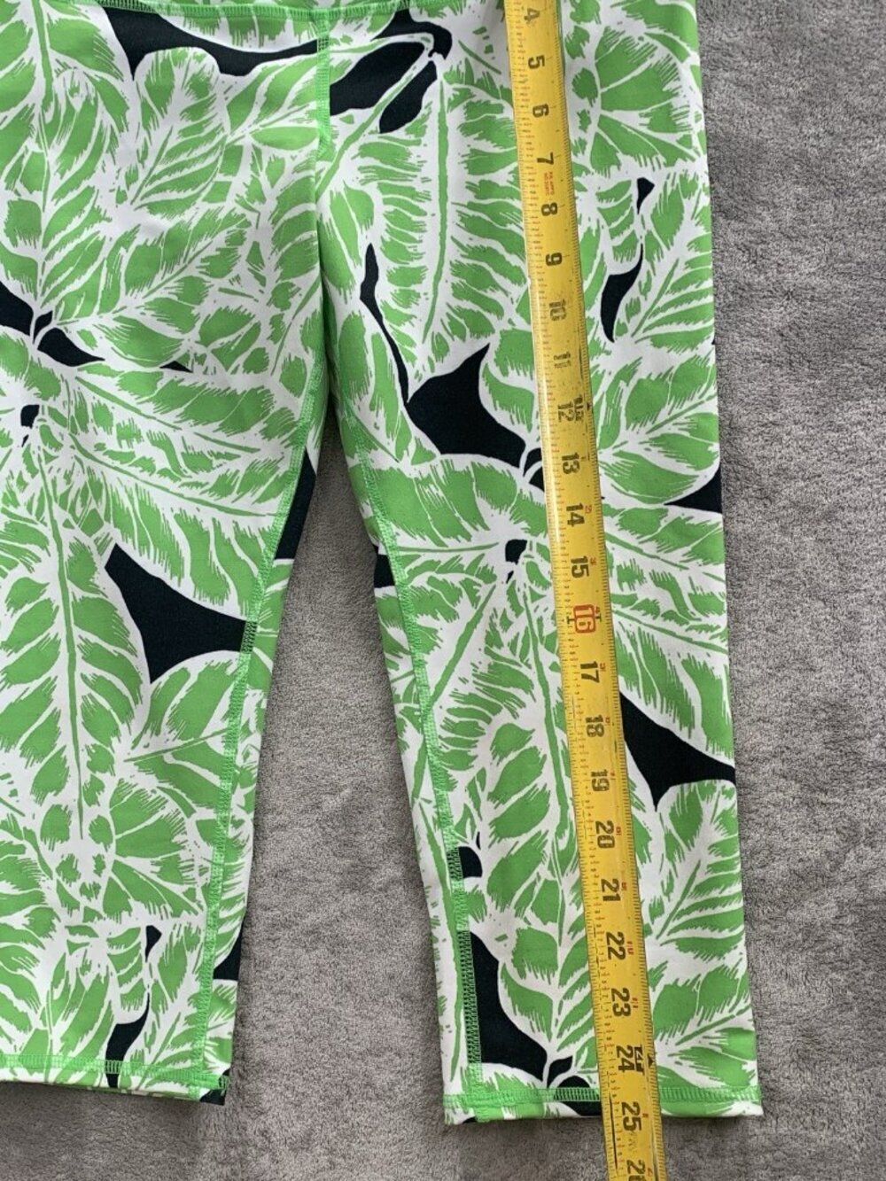 Alo Yoga Leggings Women’s Medium Green Palm Springs Glow Stick Air Brush Cropped - Picture 3 of 12